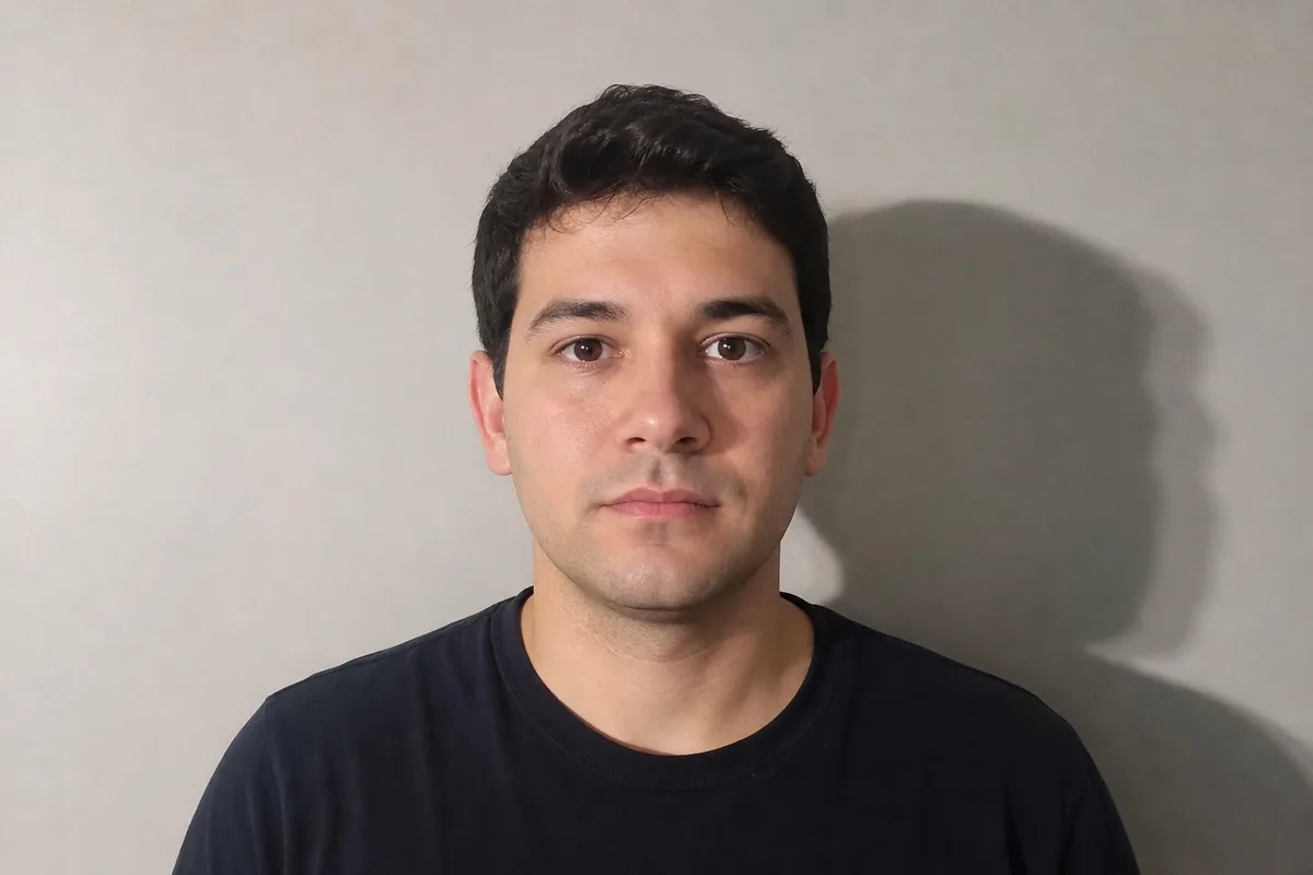 Portrait photo with harsh shadow before AI removal